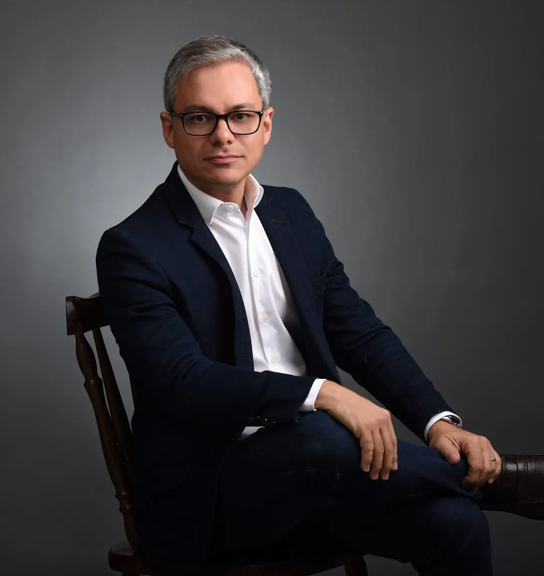 Dr. Thiago Junqueira, neurologista